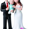 PAREJA DE NOVIOS CON NIÑO