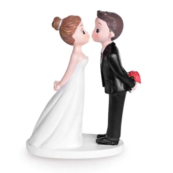 FIGURA NOVIOS BESANDOSE 1 UND